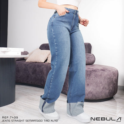 Jeans Straight Semirrígido Tiro Alto 7439